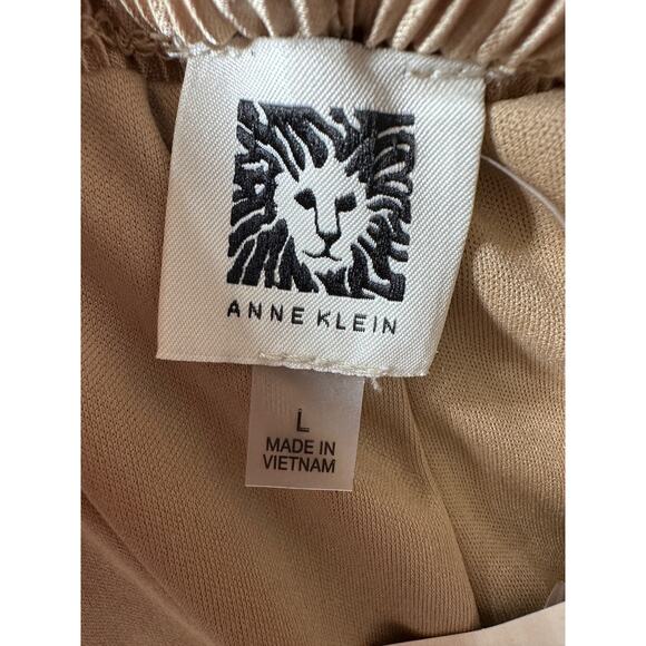 Womens wide crop pants Tan size Large pleated silky Minimalist preppy NWT - Picture 7 of 8